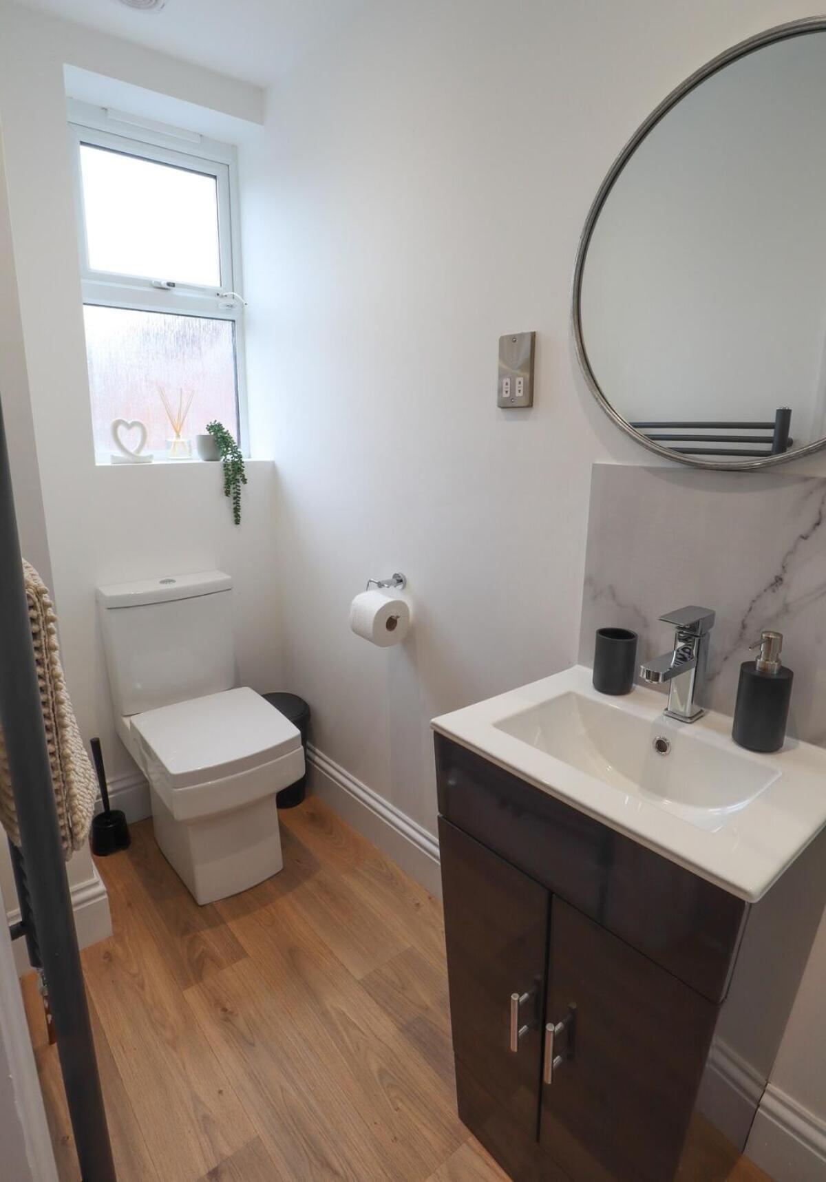 Green Nest Room With Private Bathroom 伊斯特布恩 外观 照片