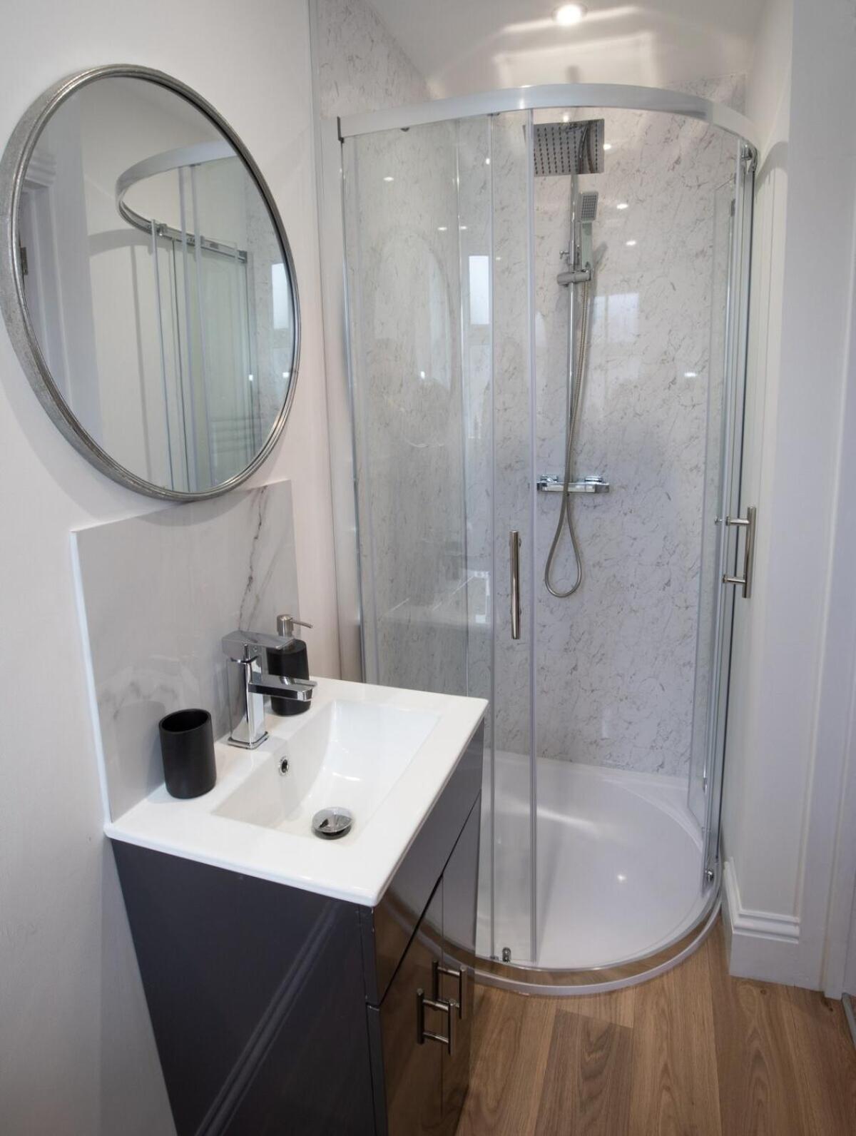 Green Nest Room With Private Bathroom 伊斯特布恩 外观 照片